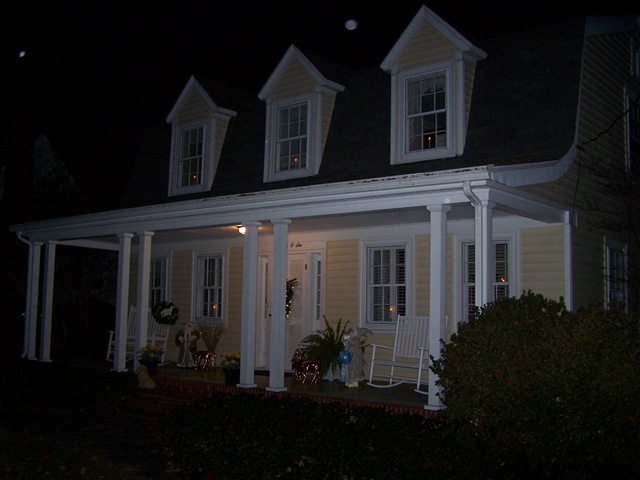 [houseoutsidenight[6].jpg]