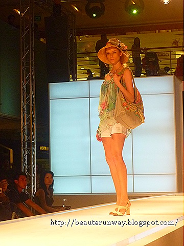 [MetroSpringSummerFashionShow28.jpg]