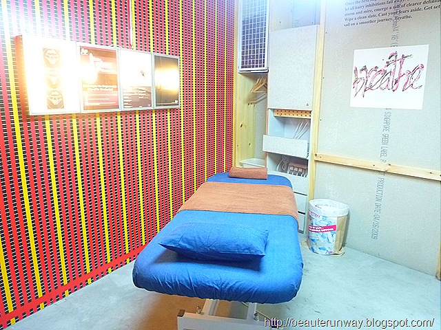 [Strip Room[8].jpg]