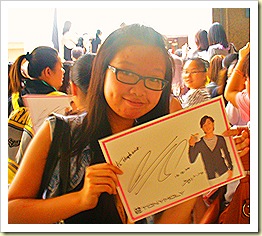 Song Joong Ki Autograph Session Happy Fan