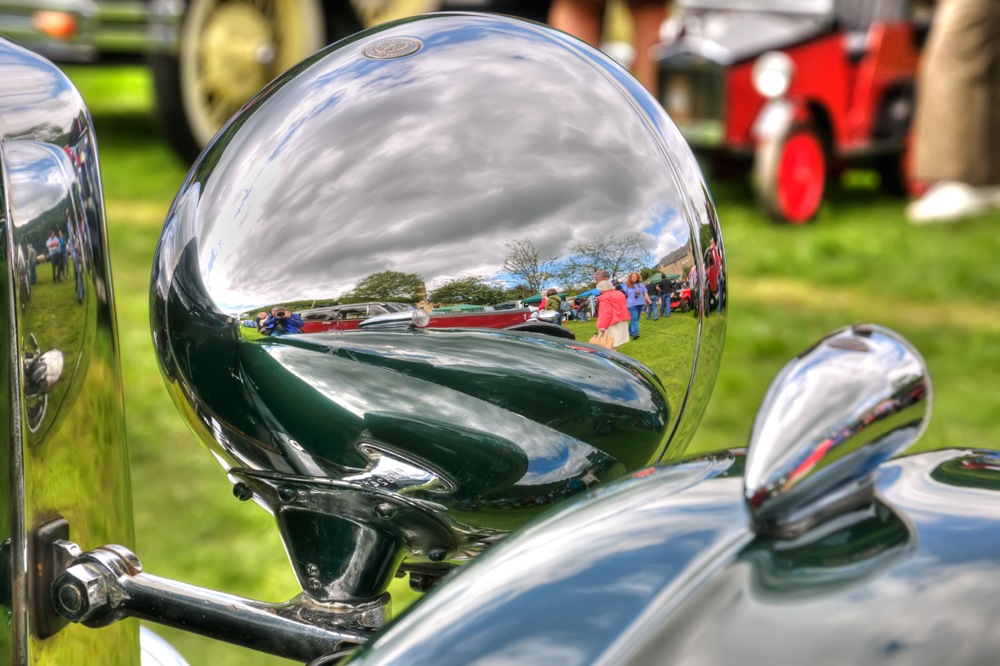 [reflections in headlamp and bodywork of classic mg sportscar[6].jpg]