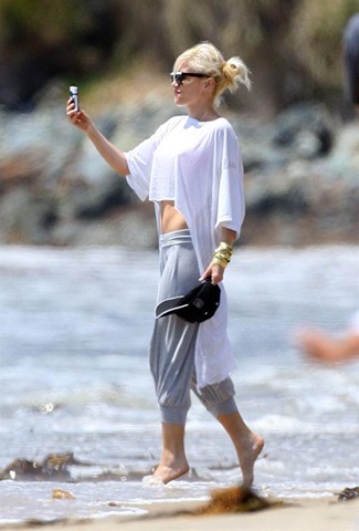 [Pop_Star_Gwen_481a[3].jpg]