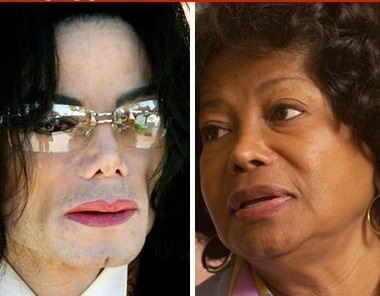 [0627_michael_jackson_katherine_jackson_getty_52952283_53018602[4].jpg]