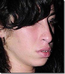 post_image-amy-winehouse-coke-nose-01