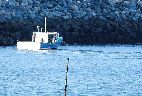 [fishing boat 002[4].jpg]