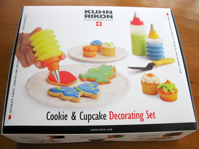[cookie and cupcake decorating set[4].jpg]