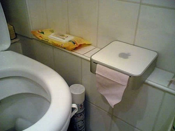 MacBook Toilet Pro