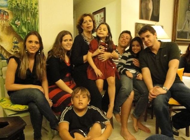 [Regina e netos[3].jpg]