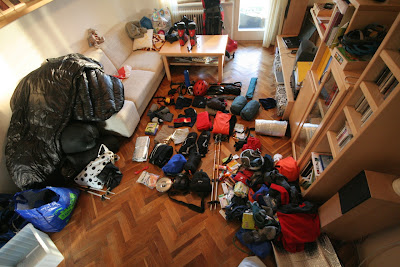 Balime to - toto zhruba bude v dvoch ruksakoch. Plus lyze su na balkone.