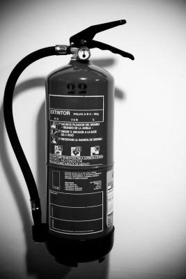 [fire-extinguishers-used-electrical-fires-800X800[6].jpg]