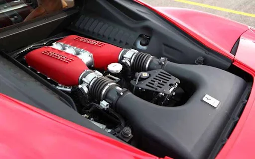 Ferrari F-458 Itália - motor