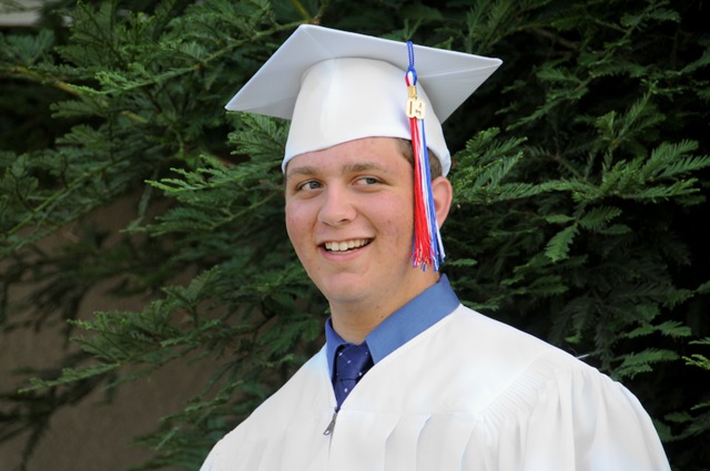 [Eric's Graduation 2009 (14 of 407)[2].jpg]