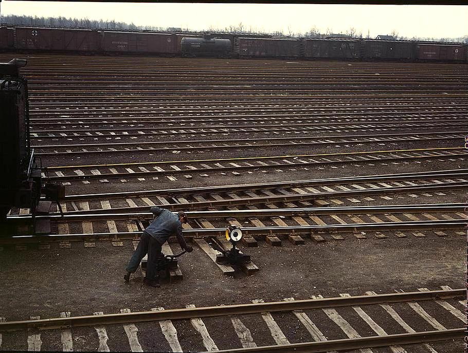 [Train switchman Chicago NW RR Proviso yard Chicago Apr 1943[5].jpg]
