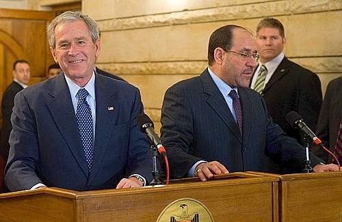 [Bush, il lancio delle scarpe del giornalista iracheno 9[3].jpg]