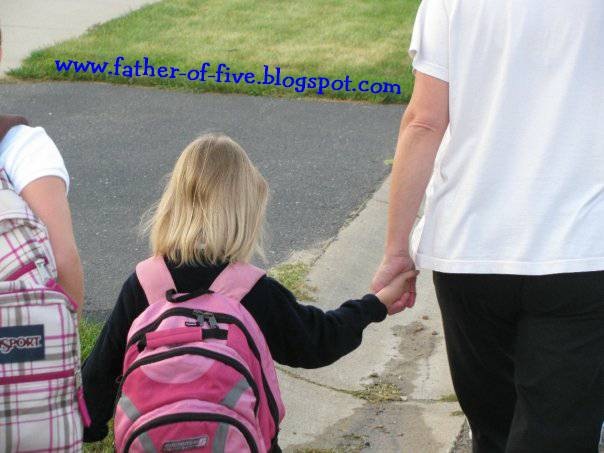 [firstdayofschool5[4].jpg]