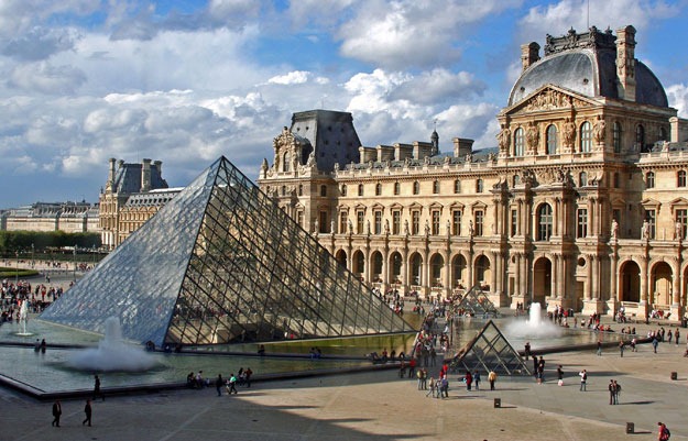 [louvre-museum-picture[4].jpg]