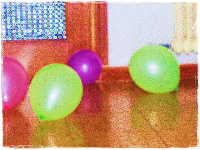 [balloons[5].jpg]