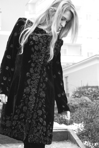 [velvet coat[3].jpg]