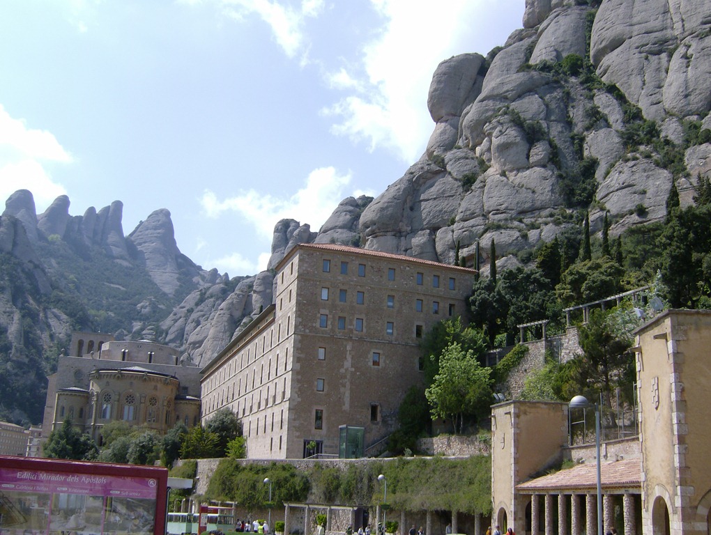 [Mosteiro Montserrat[4].jpg]