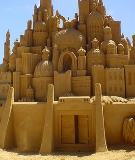 [275px-Sand_sculpture[2].jpg]