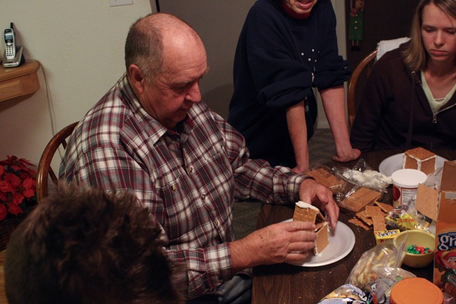 12-31-09 Gingerbread houses (27)
