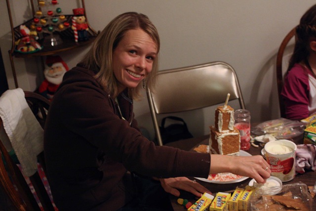 12-31-09 Gingerbread houses (47)