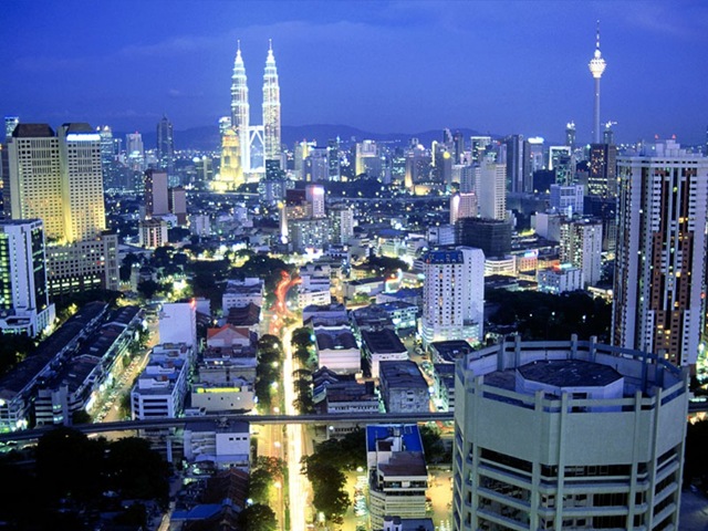 [skyline_of_kuala_lumpur_malaysia[2].jpg]