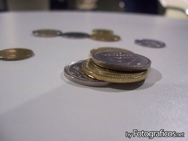 [Moneda-argentina[2].jpg]