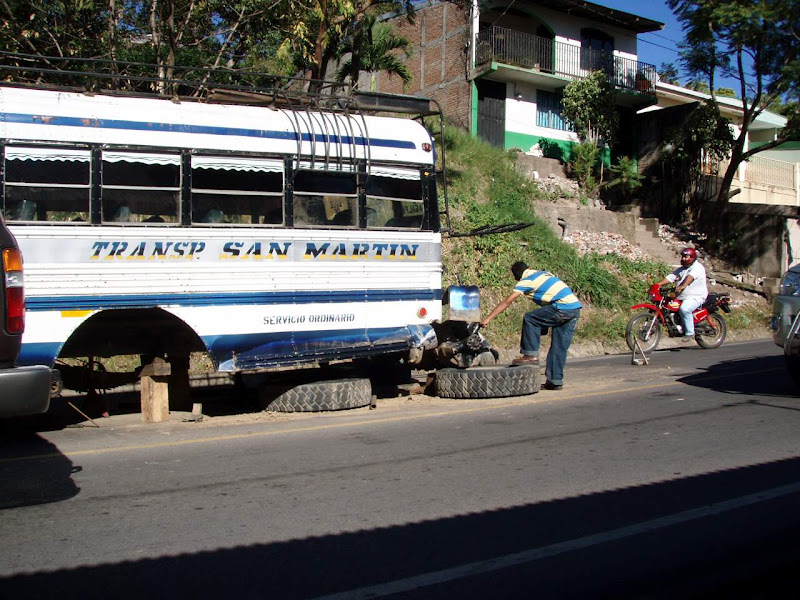 PC110956_bus_accident.JPG