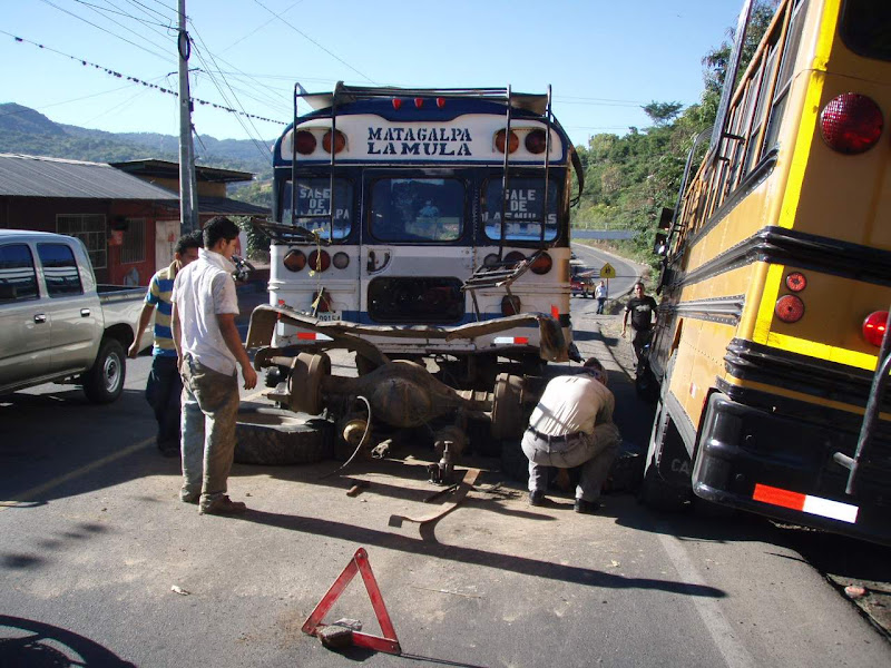 PC110955_bus_accident.JPG