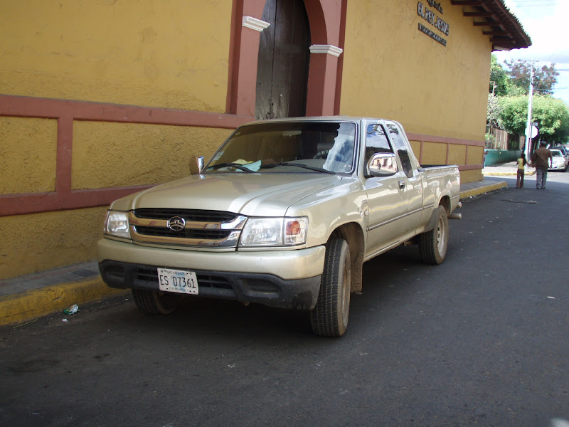 P1021292_Chinese_truck.JPG