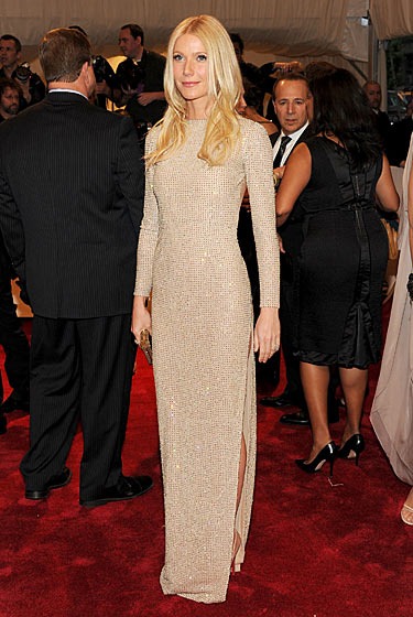 [02_metcostumegala_gwenythpaltrow[4].jpg]