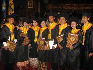 [Niar's graduation one[3].png]