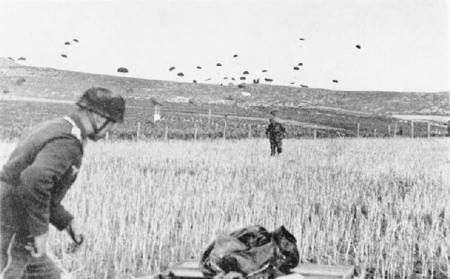 [German paratroopers landing[2].png]