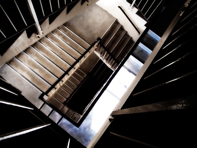 [stairwell[3].jpg]