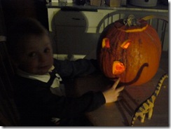 carving a pumpkin 033