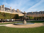 Fountain, Place des Vosges
