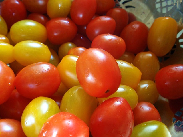 [Grape Tomatoes[10].jpg]