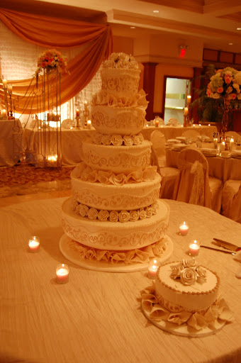 Rose covered wedding cake