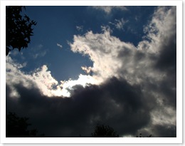 Angry_cloud_gobbles_up_the_sun