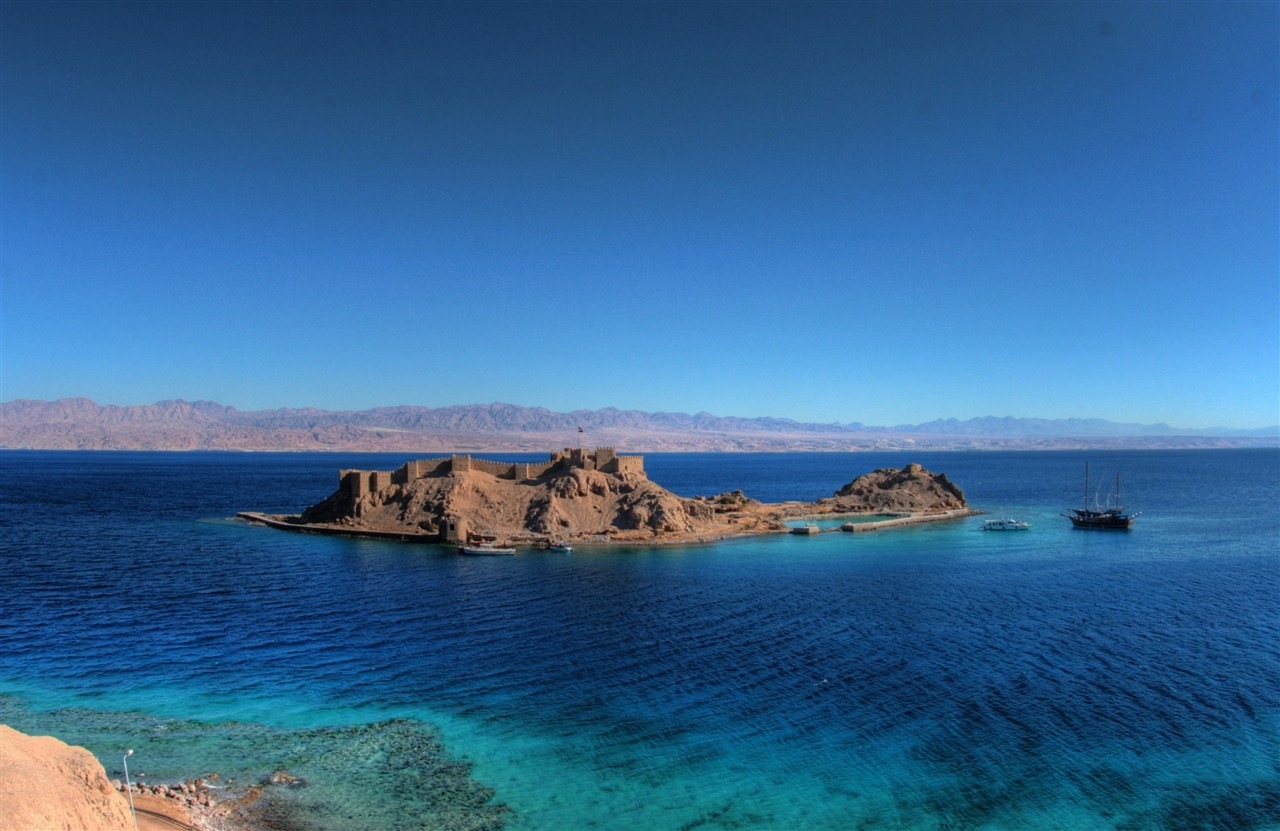 [Pharoh's Island[3].jpg]
