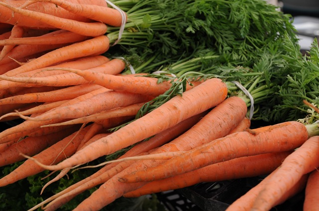 [Farmers Market May 2009 013[4].jpg]