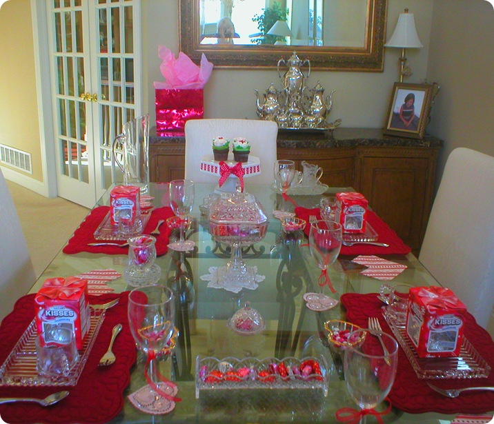 Valentines Day table long