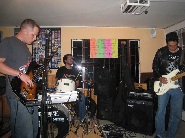 [Band[3].jpg]