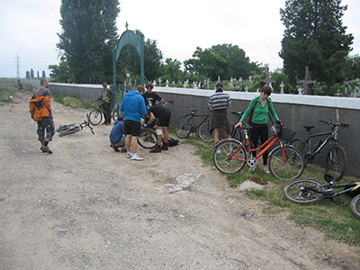 explorari geo atreides drumul macului manastirea chiajna bucuresti biciclete evenimente