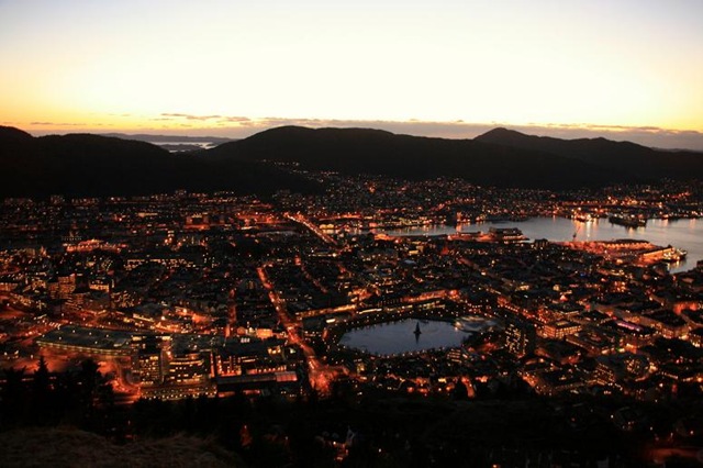 [Bergen2010 089-2[3].jpg]