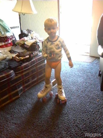 [Roller derby Aaron[4].jpg]