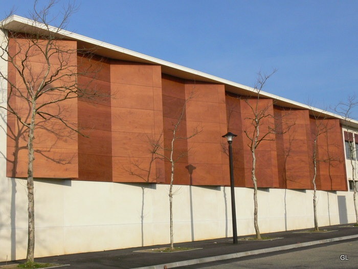 [lycée perret 001.jpg]