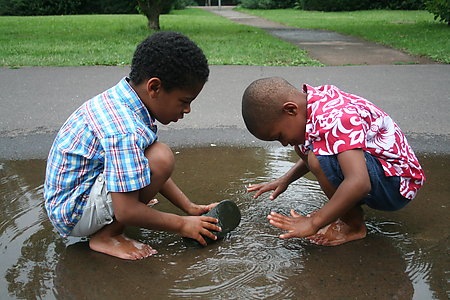 [water play[2].jpg]