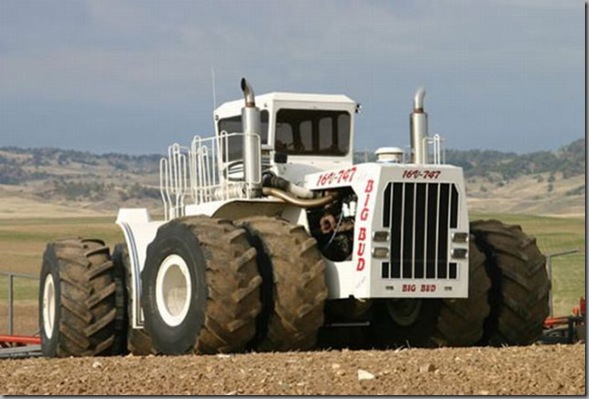 Um dos maiores Tratores no Mundo (1)